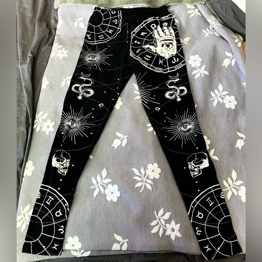 Goth leggings pants womens Junior sz XL Astrological Symbols by Jawbreaker NEW